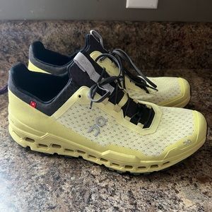 Men’s size 10.5 on cloud running shoes